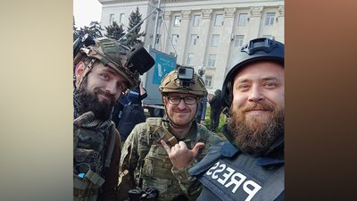 "Ці орнаменти — код нації". Журналіст із Сєвєродонецька зробив тату у День вишиванки у Дніпрі "Ці орнаменти — код нації". Журналіст із Сєвєродонецька зробив тату у День вишиванки у Дніпрі