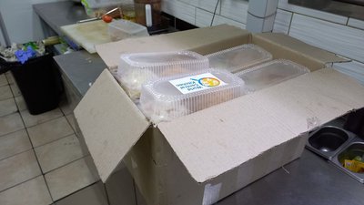 В одному із ресторанів Дніпра готують їжу для вимушених переселенців В одному із ресторанів Дніпра готують їжу для вимушених переселенців