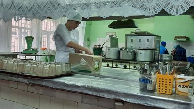 У Кропивницькому директорка ліцею просить збільшити зарплату кухарям