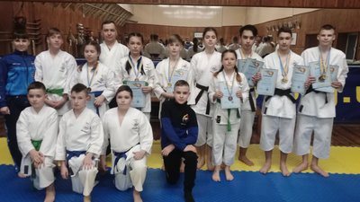 Черкаські каратисти стали кращими в Україні Черкаські каратисти стали кращими в Україні