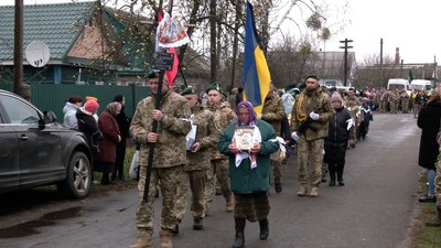 "Війна забирає найкращих": у Городні попрощалися із прикордонницею, яка загинула під час охорони кордону "Війна забирає найкращих": у Городні попрощалися із прикордонницею, яка загинула під час охорони кордону