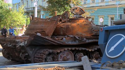 До Чернівців на виставку привезли спалену техніку російських окупантів
