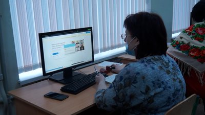 "Вимагає дуже багато зусиль". Школи Донеччини готуються до дистанційного навчання "Вимагає дуже багато зусиль". Школи Донеччини готуються до дистанційного навчання