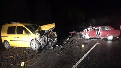 На Хмельниччині в автотрощі загинула жінка. Двоє людей травмувалося