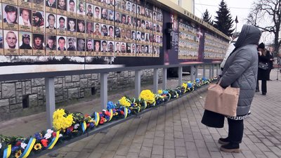"Свято буде після перемоги": в День Збройних Сил України у Луцьку вшанували пам'ять загиблих захисників