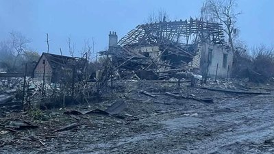 зруйнований будинок, гнилиця перша