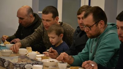 У Коломиї на Прикарпатті центр "Янголятко" приймає діток з інших регіонів. Чим можна допомогти У Коломиї на Прикарпатті центр "Янголятко" приймає діток з інших регіонів. Чим можна допомогти