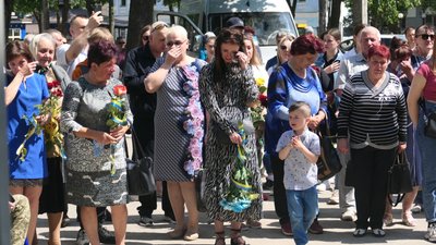 У Глухові відкрили Дошку пам’яті загиблих захисників У Глухові відкрили Дошку пам’яті загиблих захисників