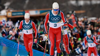 Мартін Нингет біжить масстарт на Олімпіаді-2026