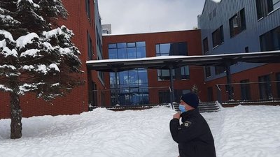 У Львові повідомили про замінування школи: вибухівки не знайшли У Львові повідомили про замінування школи: вибухівки не знайшли