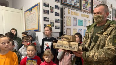 Тернопільські волонтери зібрали військовим близько трьох тонн допомоги Тернопільські волонтери зібрали військовим близько трьох тонн допомоги