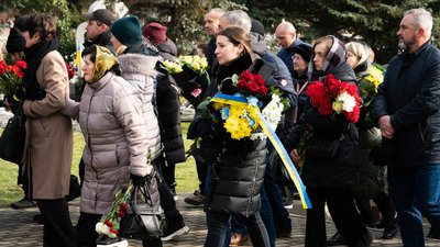 В Ужгороді попрощалися із полеглим на війні Олександром Ковачем В Ужгороді попрощалися із полеглим на війні Олександром Ковачем