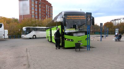 У Франківську на міжобласні маршрути не виїхали 40% водіїв: поліція перевіряє довідки про вакцинацію У Франківську на міжобласні маршрути не виїхали 40% водіїв: поліція перевіряє довідки про вакцинацію