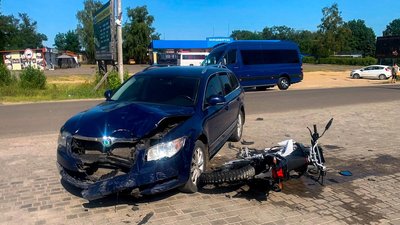 Помер 19-річний мотоцикліст, який зіткнувся із автомобілем на Рівненщині — поліція