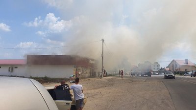 Під Вінницею горів торговий центр: гасили 20 рятувальників Під Вінницею горів торговий центр: гасили 20 рятувальників