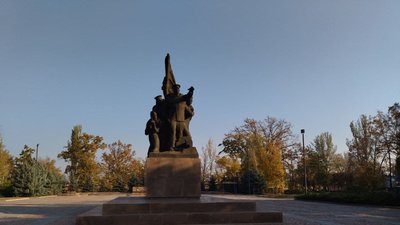 У Миколаєві покладанням квітів відзначили День вигнання нацистських окупантів з України У Миколаєві покладанням квітів відзначили День вигнання нацистських окупантів з України