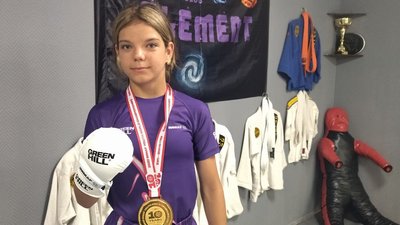 Сотня нагород та чемпіонство з ММА: 13-річна волинянка повернулася зі змагань в Арабських Еміратах