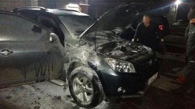 Два автомобілі спалили за ніч у Сумах Два автомобілі спалили за ніч у Сумах