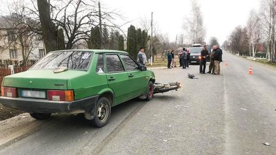 На Буковині легковик зіткнувся з мопедом. Загинув 75-річний пенсіонер На Буковині легковик зіткнувся з мопедом. Загинув 75-річний пенсіонер