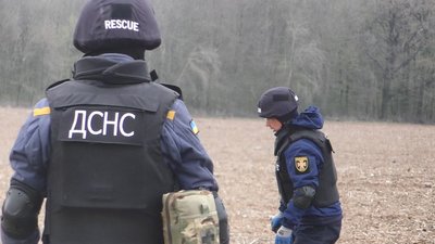 В одному з районів Черкащини поля до посівної готують не фермери, а піротехніки В одному з районів Черкащини поля до посівної готують не фермери, а піротехніки