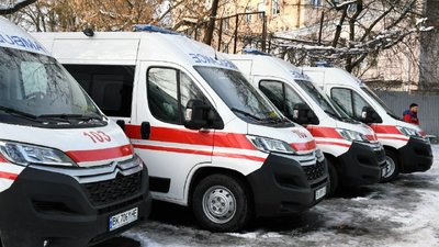 Рівненщина отримала нові "швидкі". Скільки й куди передали