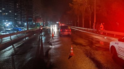 У Рівному авто збило жінку з онукою, які перебігали дорогу біля супермаркету У Рівному авто збило жінку з онукою, які перебігали дорогу біля супермаркету