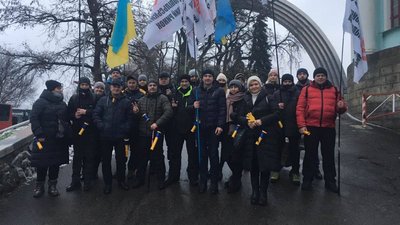 200 підприємців з Тернопільщини протестують під Верховною Радою 200 підприємців з Тернопільщини протестують під Верховною Радою