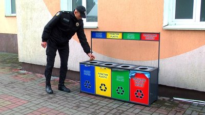 Планують висадити лавандове поле: студенти вінницького вишу сортують сміття та збирають гроші з його переробки Планують висадити лавандове поле: студенти вінницького вишу сортують сміття та збирають гроші з його переробки