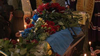 У Сумах попрощалися з солдатом Олександром Конєвим У Сумах попрощалися з солдатом Олександром Конєвим
