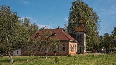 Школа в Кізілівці Школа в Кізілівці