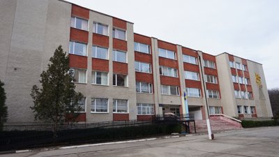 Новодністровська гімназія