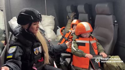 Евакуація родин з дітьми з прикордоння