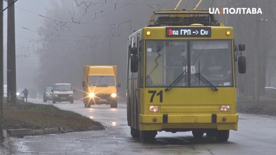 Тролейбус, який працюватиме у новорічну ніч у Полтаві Тролейбус, який працюватиме у новорічну ніч у Полтаві