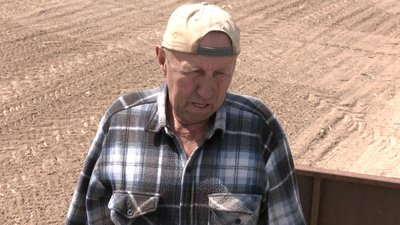 "Важко, бо нема кого на трактора посадити": чи мають фермери на Волині бронь на працівників — Микола Піндюк "Важко, бо нема кого на трактора посадити": чи мають фермери на Волині бронь на працівників — Микола Піндюк