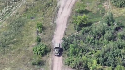"Маскування не допомогло": 7 вантажівок РФ із боєкомплектом знищили бійці "Азов Харків"