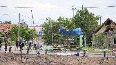Армія РФ завдала удару КАБом по селищу Балабине Запорізького району: двоє загиблих