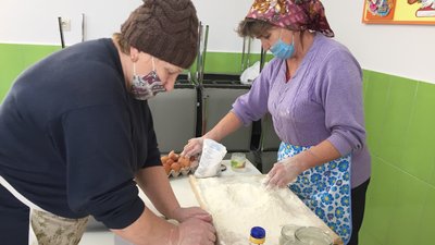 На Тернопільщині виготовили військовим 42 тисячі вареників На Тернопільщині виготовили військовим 42 тисячі вареників