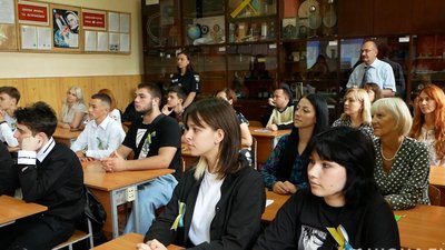 У кількох школах Буковини почали роботу вихователі безпеки. Що це передбачає