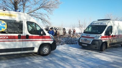 На Луганщині через ожеледицю перекинувся УАЗ газової служби з 10 працівниками На Луганщині через ожеледицю перекинувся УАЗ газової служби з 10 працівниками