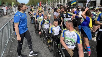 Українська команда на марафоні в Парижі