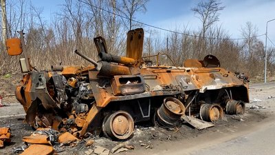 Новий будинок зводять благодійники жителю Чернігівщини, чия оселя згоріла за кілька годин до деокупації села Новий будинок зводять благодійники жителю Чернігівщини, чия оселя згоріла за кілька годин до деокупації села