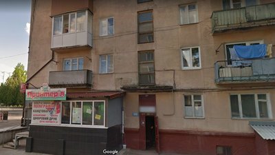 Вибух і вибите вікно: поліція Рівного з'ясовує обставини хуліганства у будинку