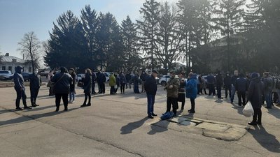 У Добровеличківці мітингували жителі, які не можуть отримати по 2 га землі