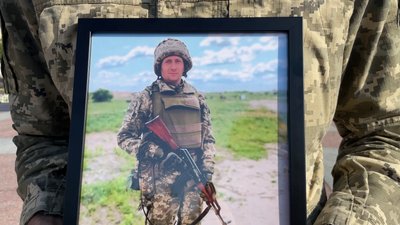 Попрощалися з військовим Олександром Радовенчиком у Рівному