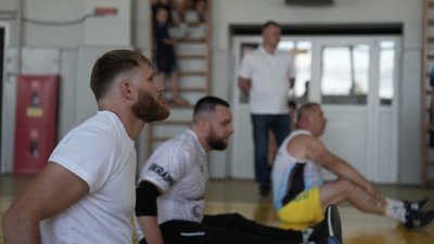 “Все тільки починається”: як сум'янин після поранення адаптується через спорт