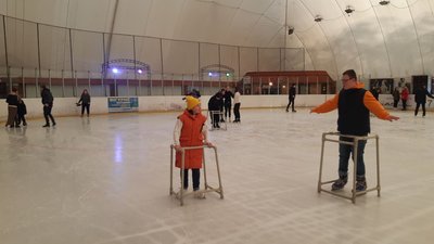 У Вінниці перезапустили соціальний проєкт “Сонячні ковзани” для дітей з інвалідністю