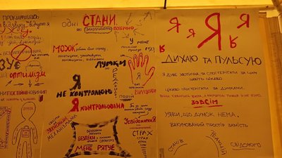 "В голові рій думок про війну": у Вінниці проходить мистецька акція на підтримку України "В голові рій думок про війну": у Вінниці проходить мистецька акція на підтримку України