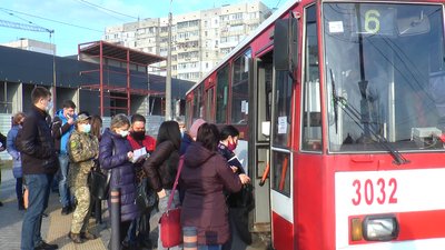Послаблення карантину в Миколаєві: як працюють ринки, кафе та транспорт Послаблення карантину в Миколаєві: як працюють ринки, кафе та транспорт