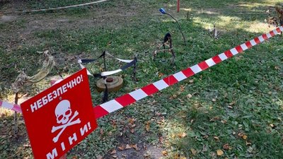 Військові з ОТУ "Суми" провели заняття для цивільних на Білопільщині Військові з ОТУ "Суми" провели заняття для цивільних на Білопільщині