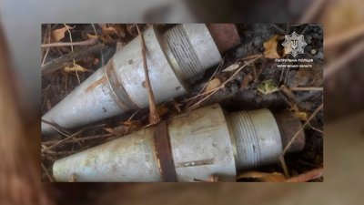 У Чернігові патрульні виявили два предмети, схожі на підривачі до артилерійських снарядів